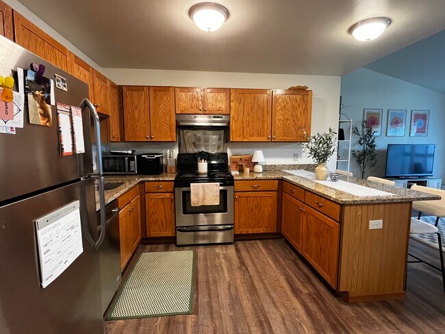 Building Photo - 2121 S. Main St