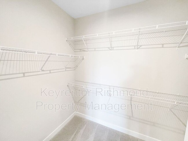 Building Photo - 3900 Maze Runner Dr
