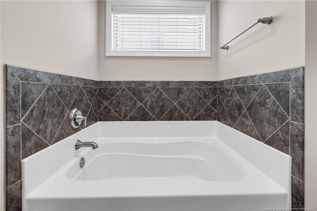 Building Photo - 5344 Debut Ave