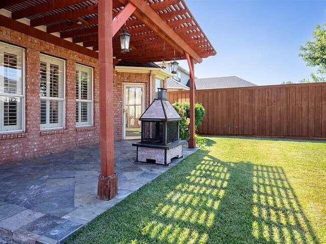Building Photo - Beautiful 4 bedroom 3 bath home in a quiet...