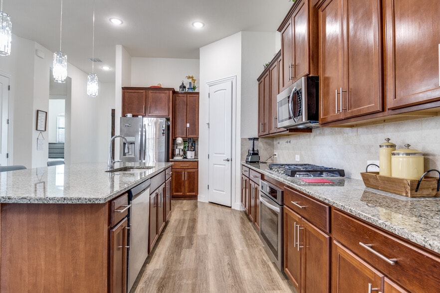 Building Photo - 1521 Buckeye Trl