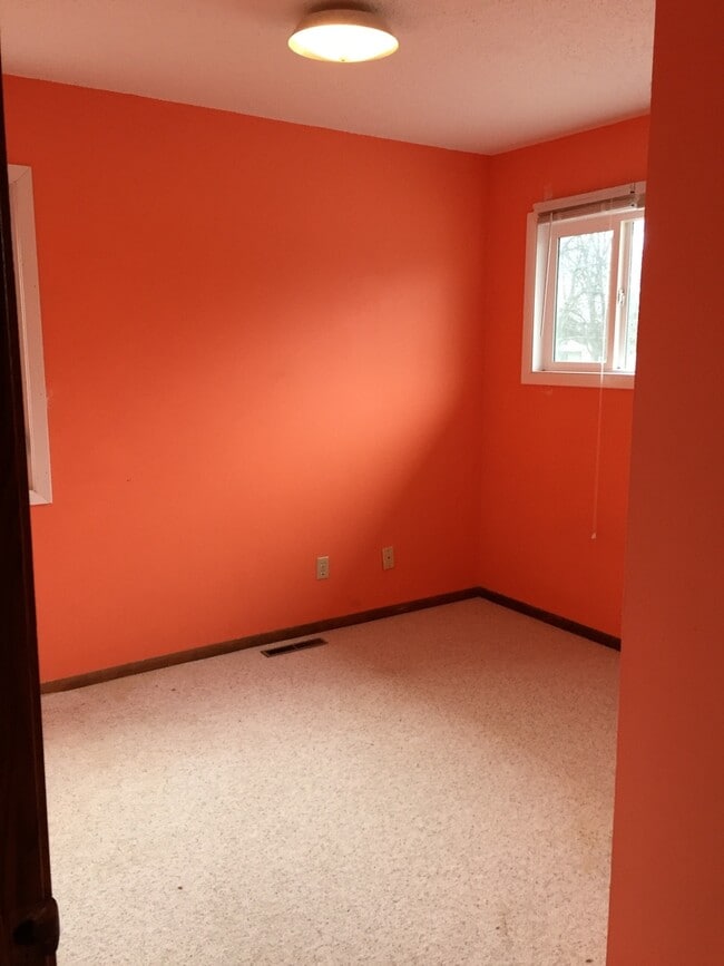 Building Photo - Springbrook Duplex