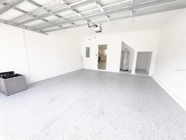 Building Photo - 398 Bogey Dr