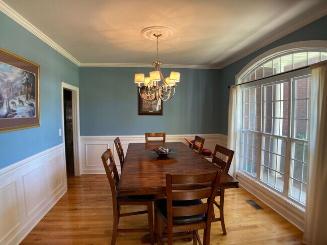 Building Photo - Magnificent Custom Home in Drakes Cove
