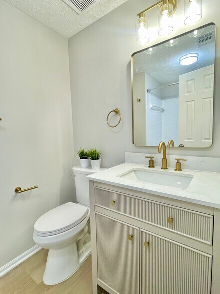 Building Photo - 13108 Briarcliff Ter