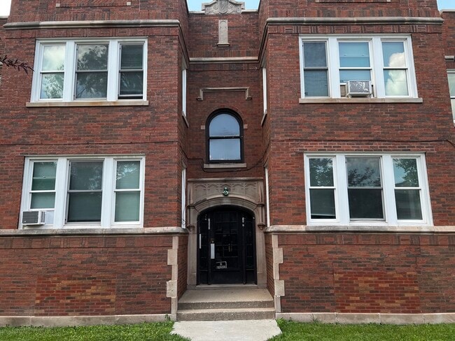 Primary Photo - 10500 S Wabash Ave