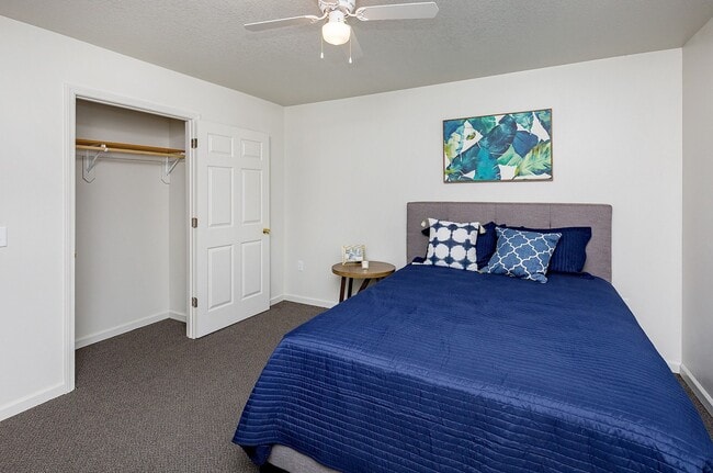 Building Photo - 3 Bedroom, Single-story Townhomes for rent...