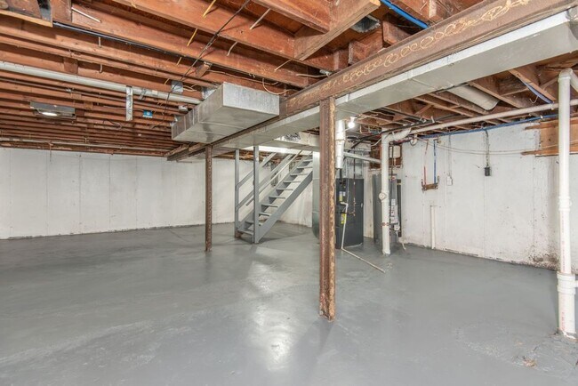 Building Photo - 104 Glen Garry Rd