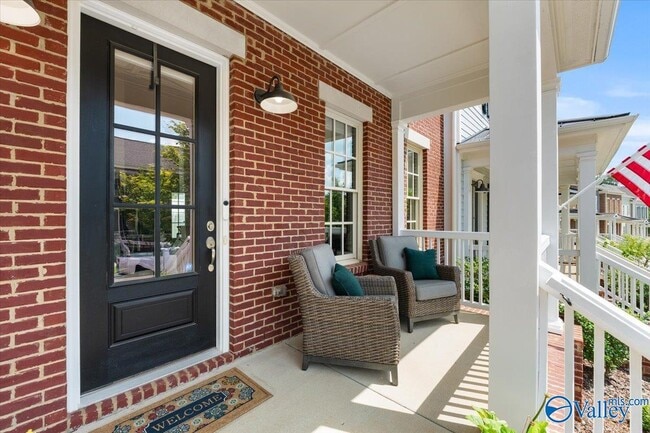 Building Photo - 38 Pine St