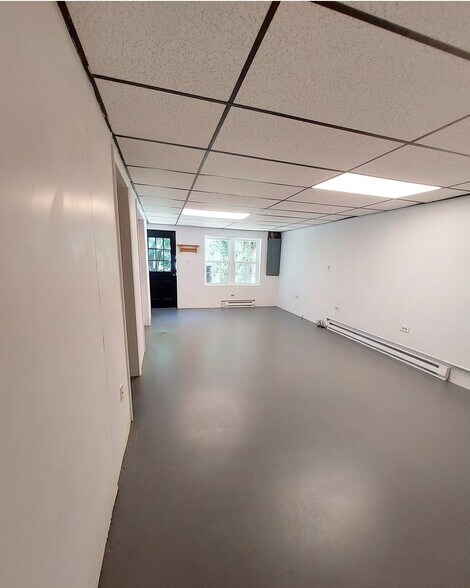 Building Photo - 586 Peachview Ln