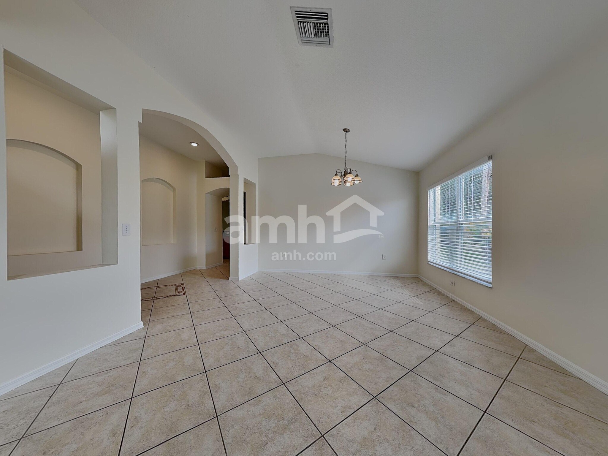 Building Photo - 3704 Lockridge Dr