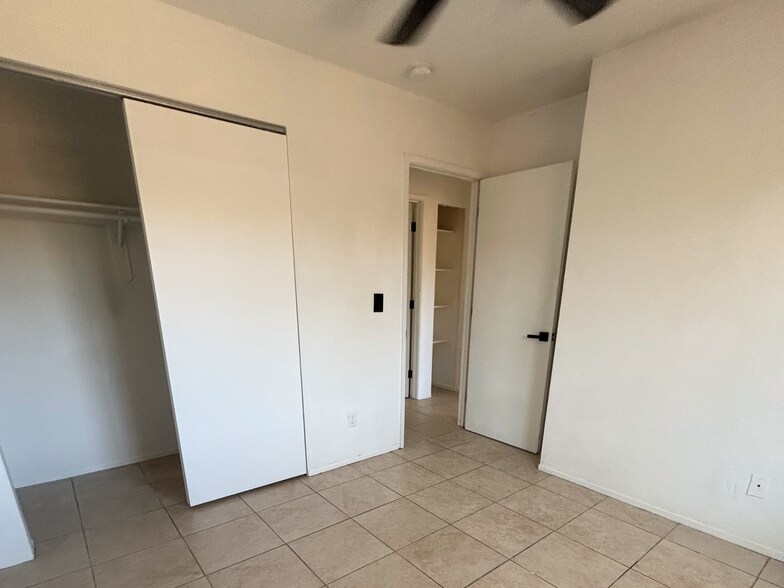 Building Photo - 815 E Lester St