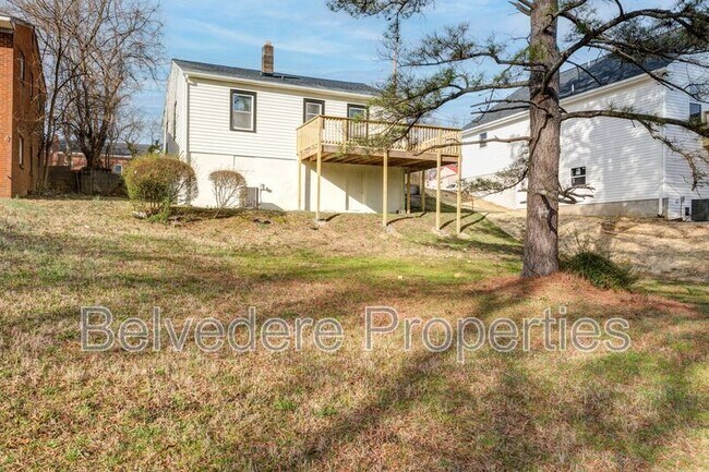 Building Photo - 709 Langford Ave