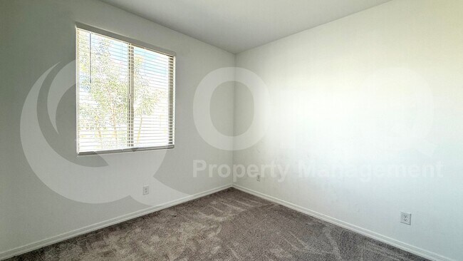 Building Photo - 14765 W Sand Hills Rd