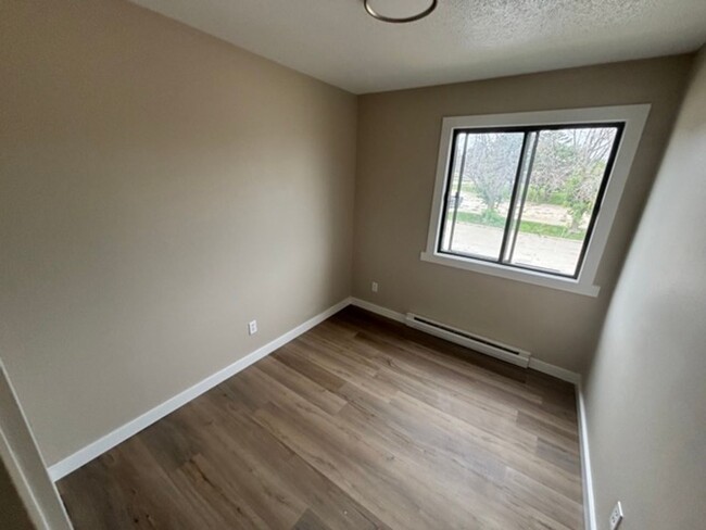 Building Photo - Fairview Apartments