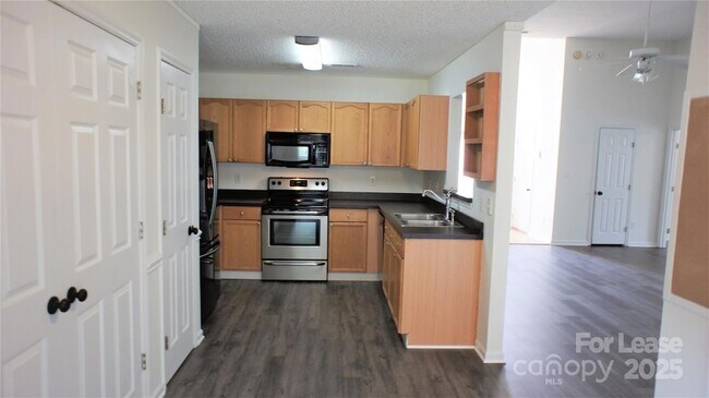 Building Photo - 2309 Ivy Run Dr