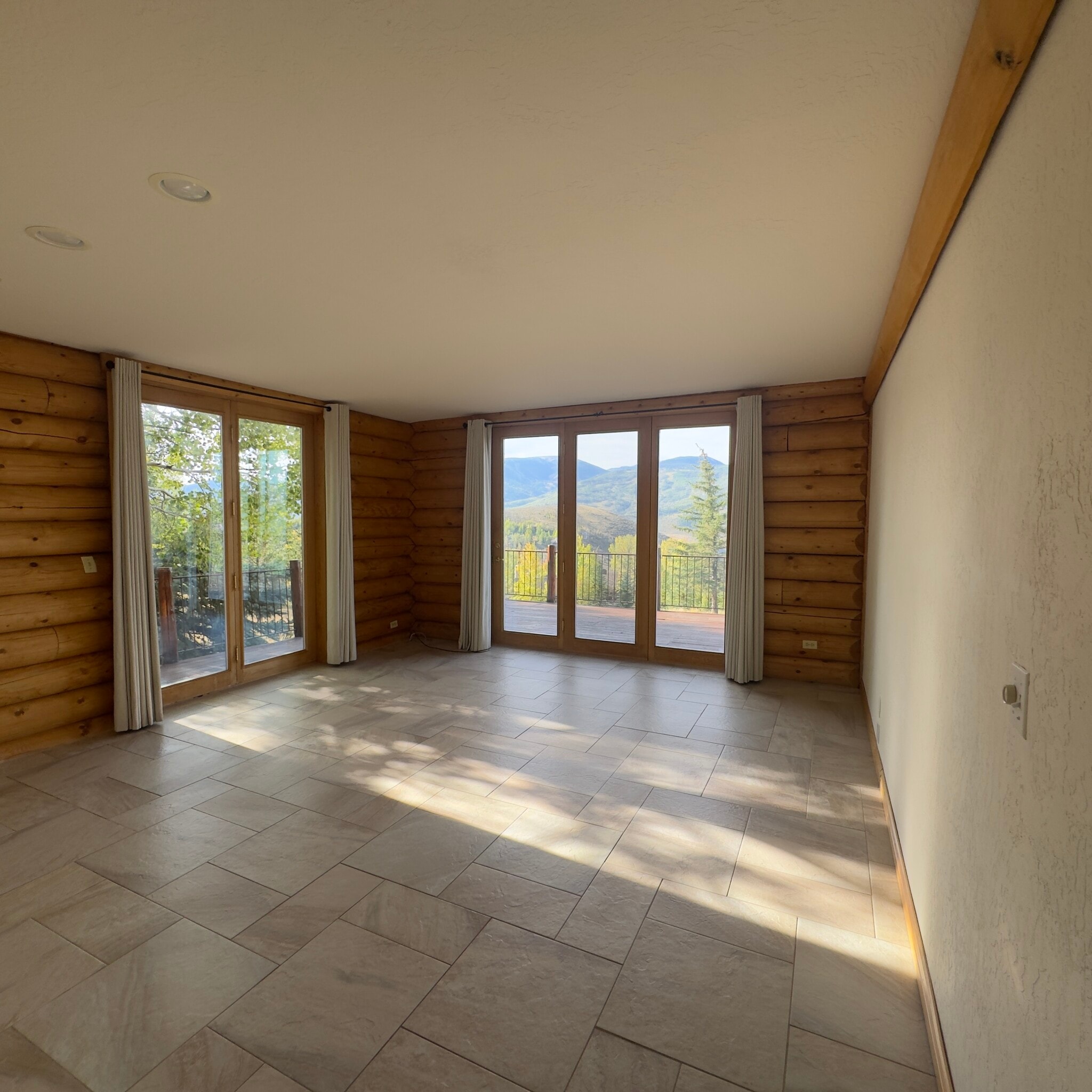 Building Photo - 4057 Wildridge Rd