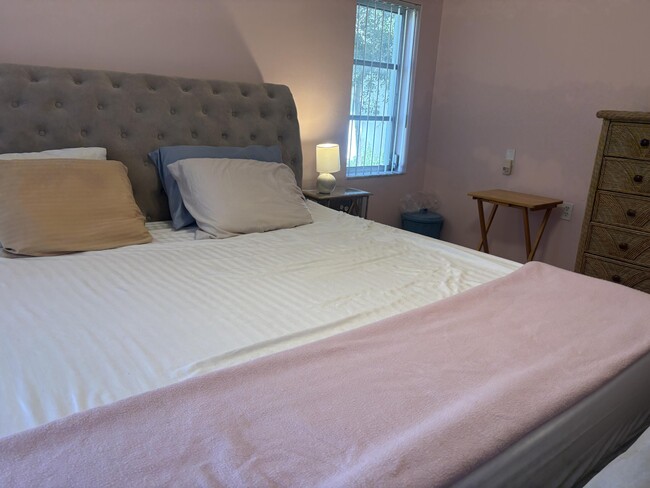 Building Photo - 4602 Martinique Way