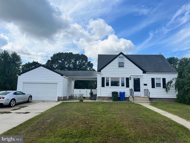 Building Photo - 122 Cornell Rd