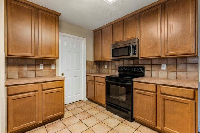 Building Photo - 4953 Sunset Ridge Dr