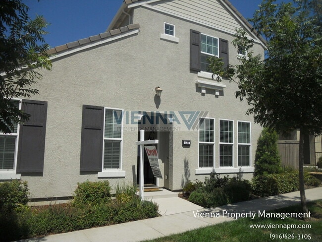 Building Photo - 120 Talmont Cir