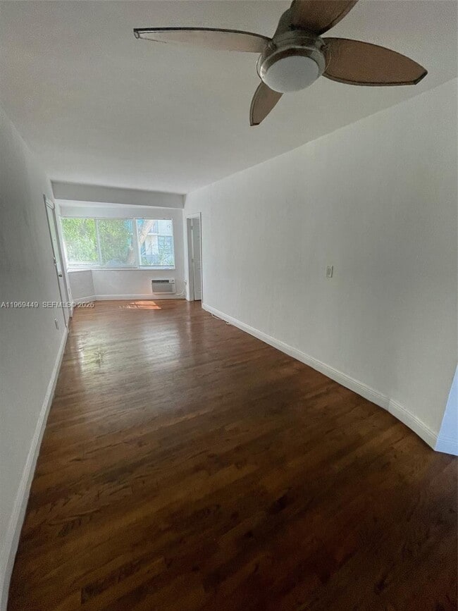 Building Photo - 6941 Bay Dr