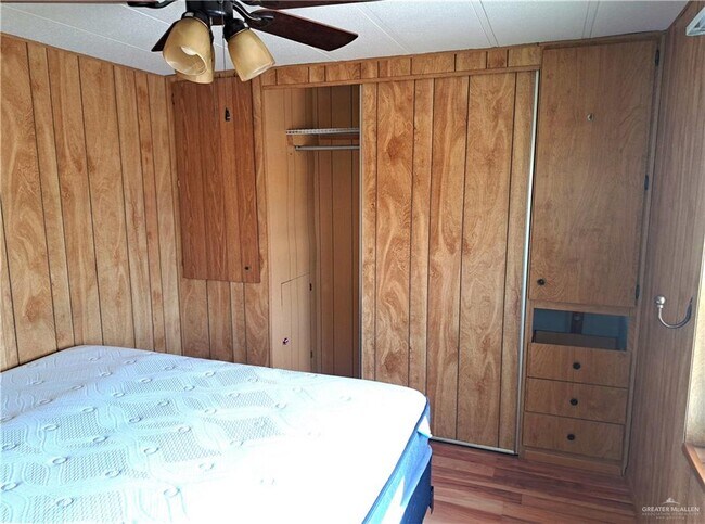 Building Photo - 402 Cory Dr