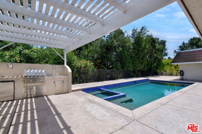 Building Photo - 23637 Park Belmonte