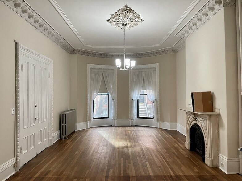 Building Photo - 36 Upton St