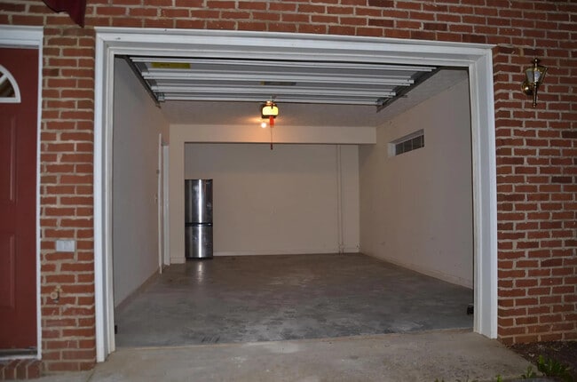 Building Photo - 311 Emerson Ln