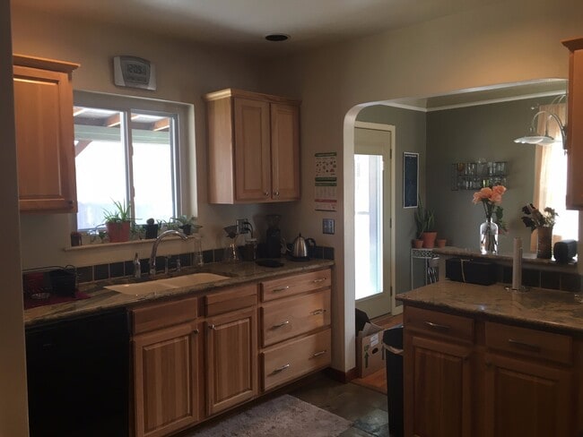 Building Photo - Live a Block Away from Sloan's Lake! Licen...