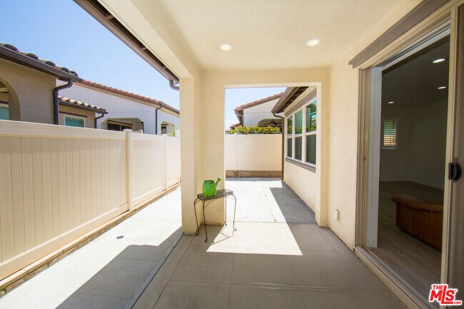 Building Photo - 10922 Mesa Ct