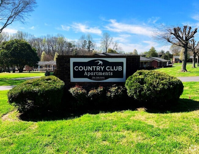 Building Photo - Country Club Apartments