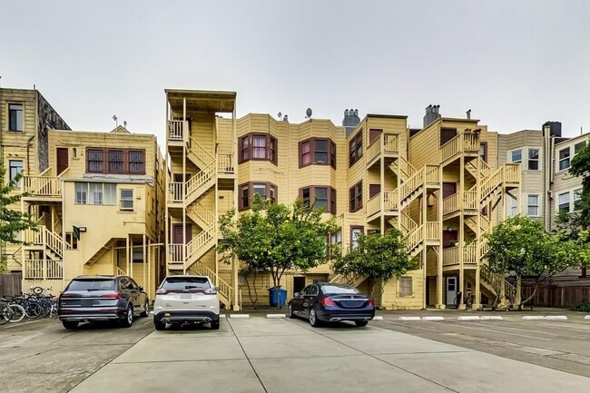 Building Photo - 1338 Haight St