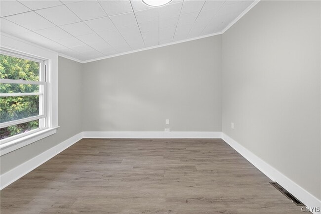 Building Photo - 111 Maplehurst Ave