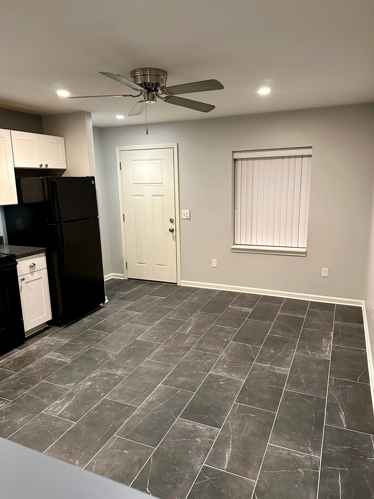 Living / Kitchen - 24 Trimble St
