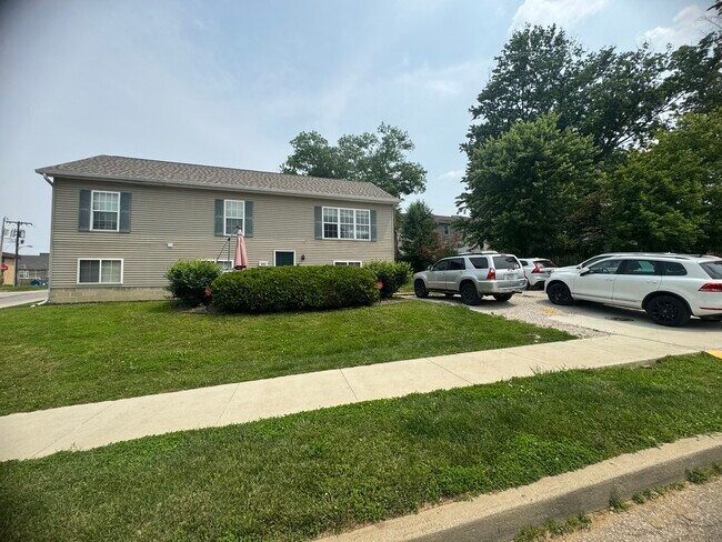 Building Photo - 201 E 19th St