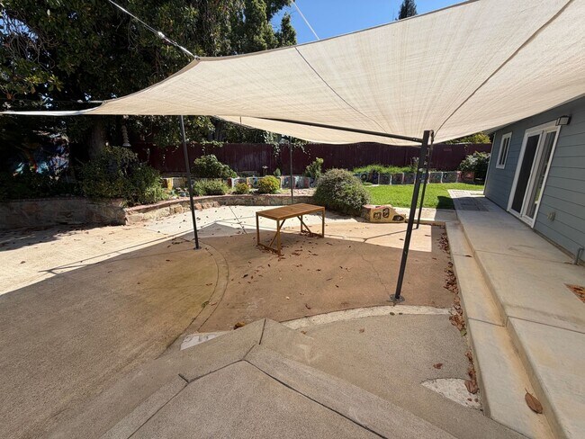 Building Photo - 7210 Zelinda Dr