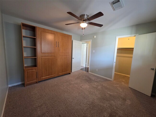 Building Photo - 11219 Valley Spring Dr