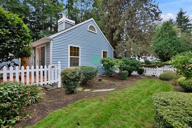 Building Photo - Charming 2-Bedroom Cottage in the Heart of...