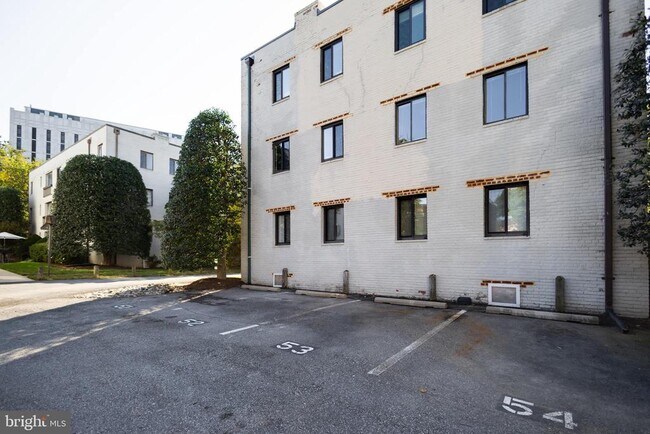 Building Photo - 3825 Davis Pl NW