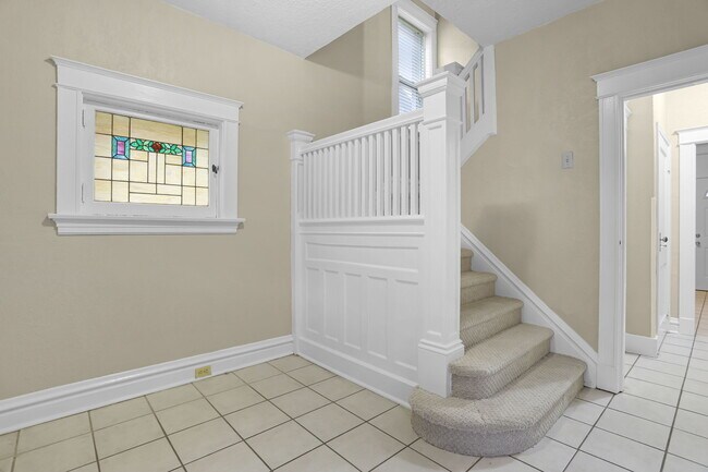 Building Photo - Pershing