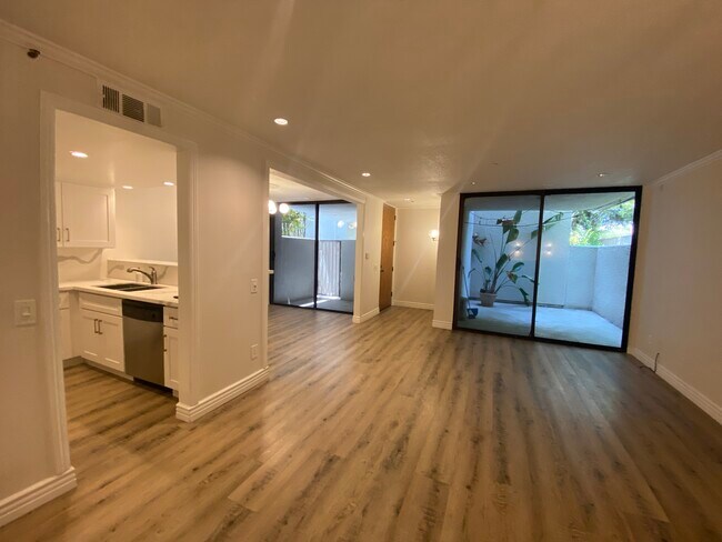 Building Photo - 500 E Del Mar Blvd