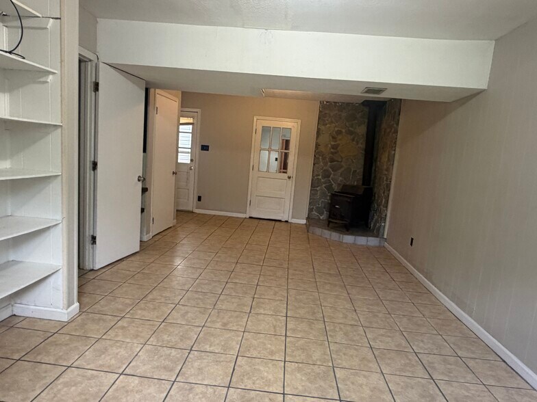 Building Photo - 3056 Dale Hollow Dr