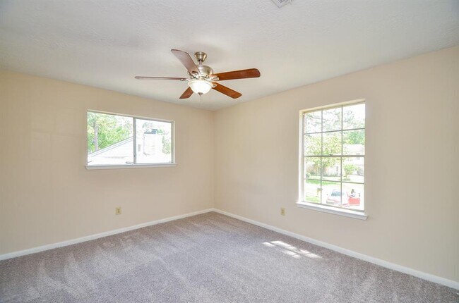 Building Photo - 12023 Sleepy Pines Dr