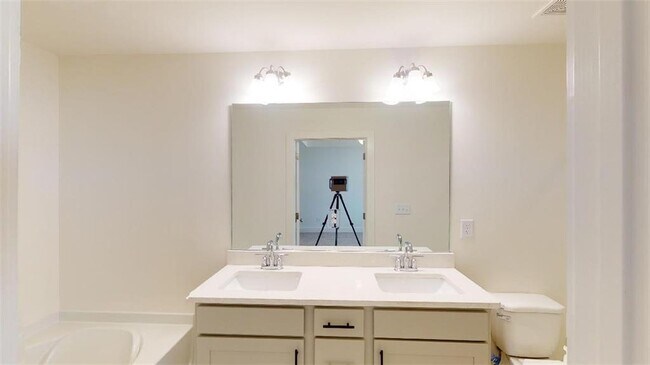 Building Photo - 6414 Shalks Xing Dr