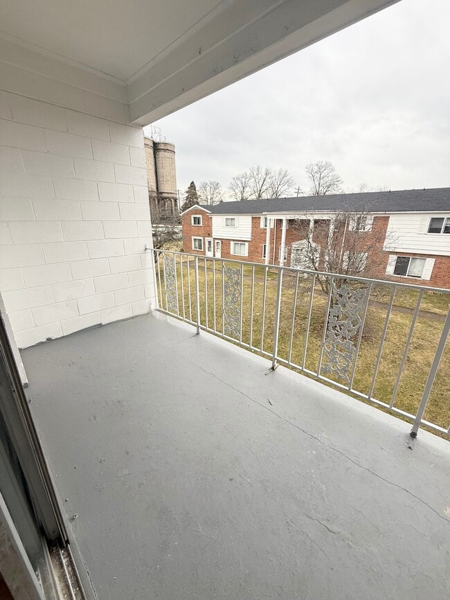 Building Photo - 2969 Four Towers Dr