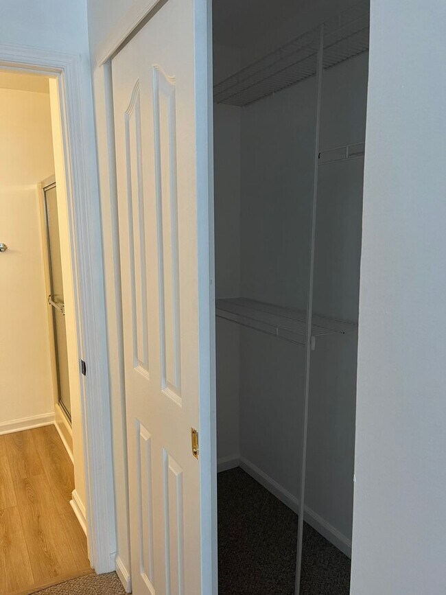 Building Photo - Condo in Waters Edge