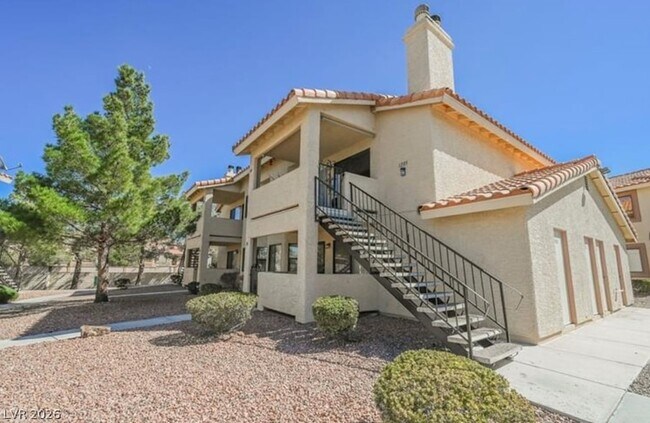 Building Photo - 1205 N Buffalo Dr