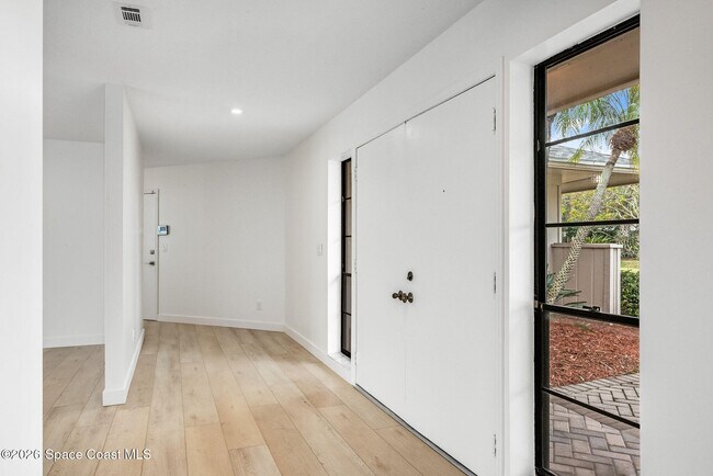 Building Photo - 5 Cache Cay Dr